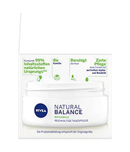 Lade das Bild in den Galerie-Viewer, NIVEA Natural Balance Reichhaltige Tagespflege (50 ml), Feuchtigkeitscreme mit Bio Kamille, Jojoba- und Mandelöl, Tagescreme für trockene und sensible Haut
