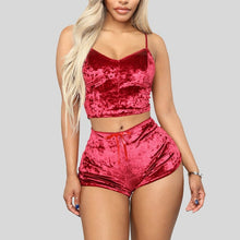 Lade das Bild in den Galerie-Viewer, Women 2pcs Velvet Sleepwear Sexy Spaghetti Strap Velvet Shorts Pajama Set Ladies Sleepwear female Pajama Party Set
